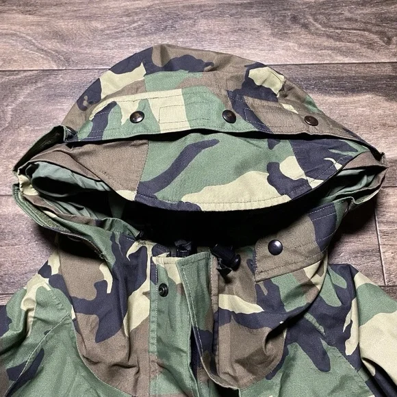 U.S. Army ECWCS Gen I Woodland Camo Gore-Tex Cold Weather Parka MEDIUM REGULAR - Picture 13 of 13